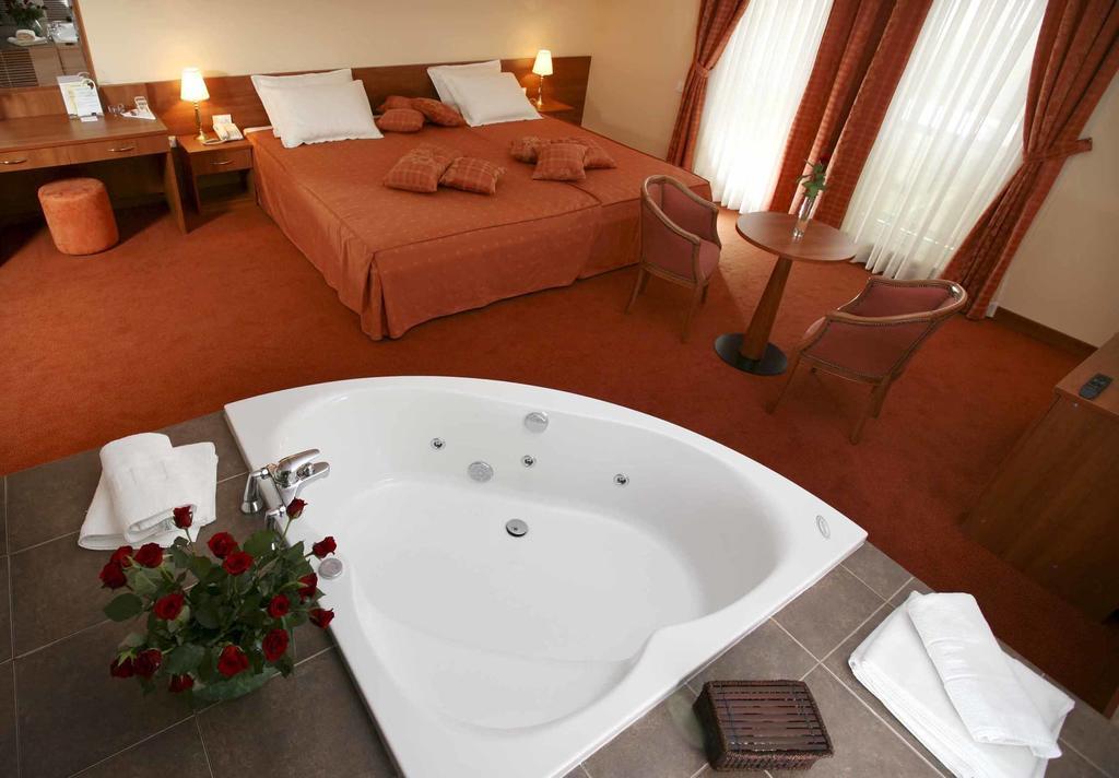 Hotel Kaktus Čitluk Kültér fotó